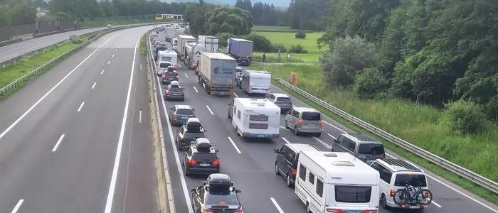 Auch dieser Tage gibt es wieder mehr Verkehr auf den Straßen