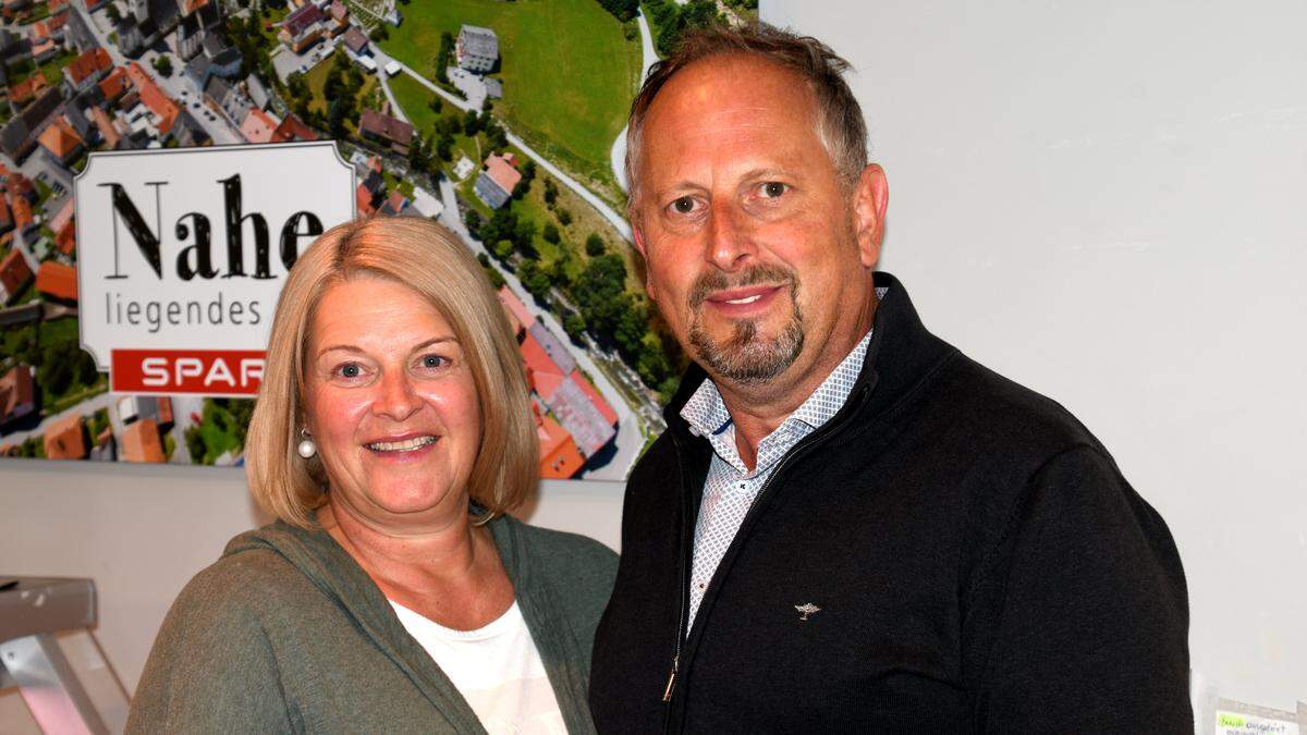 Michael und Maria Prieler sind die „dreifachen“ Nahversorger am Hauptplatz in Oberwölz.