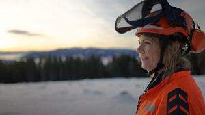 Andrea Pirker in Waldarbeits-Montur im „Stihl“-Werbevideo
