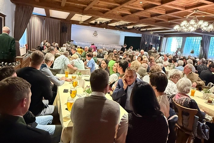 Klicken Sie sich durch die weiteren Konzertfotos!