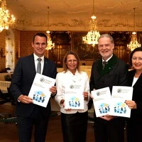 Präsentierten den Lehrgang: Bildungslandesrat Stefan Hermann, Rektorin Beatrix Karl, Landtagspräsident Gerald Deutschmann, Bildungsdirektorin Elisabeth Meixner