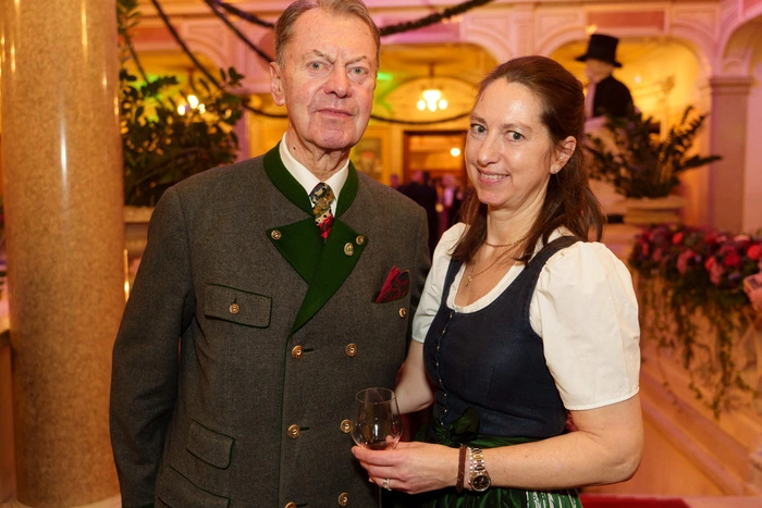 Grawe-Ehrenpräsident Franz Harnoncourt-Unverzagt mit Tochter Valerie 