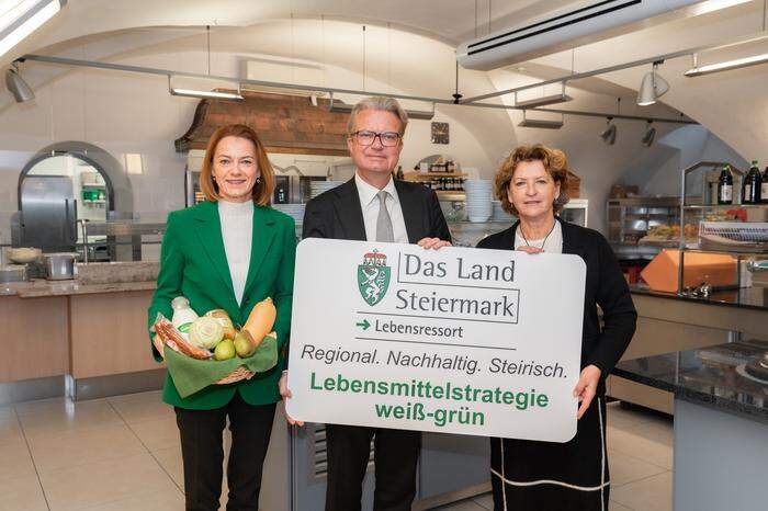 Präsentation in der Landeskantine: Simone Schmiedtbauer, Christopher Drexler, Ursula Lackner