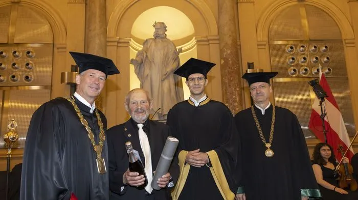 Promovend Eugen Gross mit TU Graz-Rektor Horst Bischof, Promotor Franz Teschl und Doktorvater Anselm Wagner