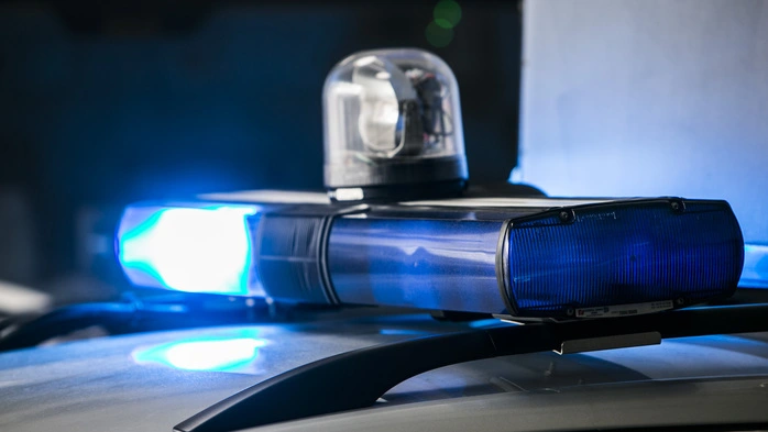 Eingeschaltetes Blaulicht eines Polizeiautos