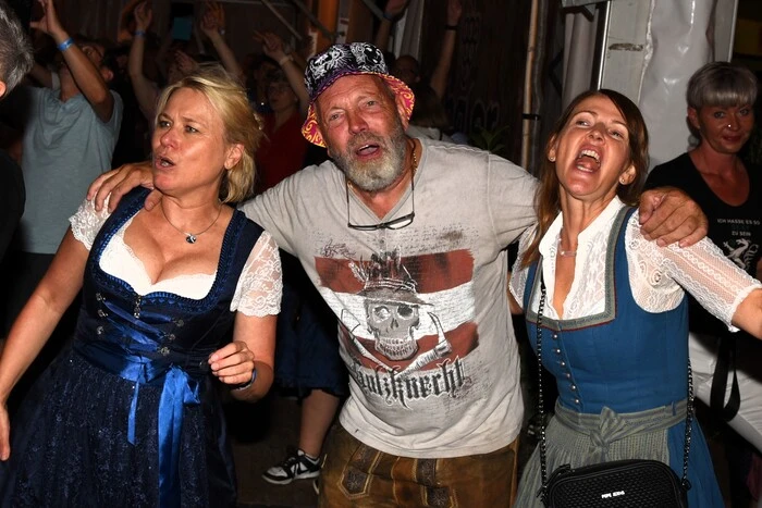 Klicken Sie sich durch weitere Fotos der beiden Konzerte der Kastelruther Spatzen