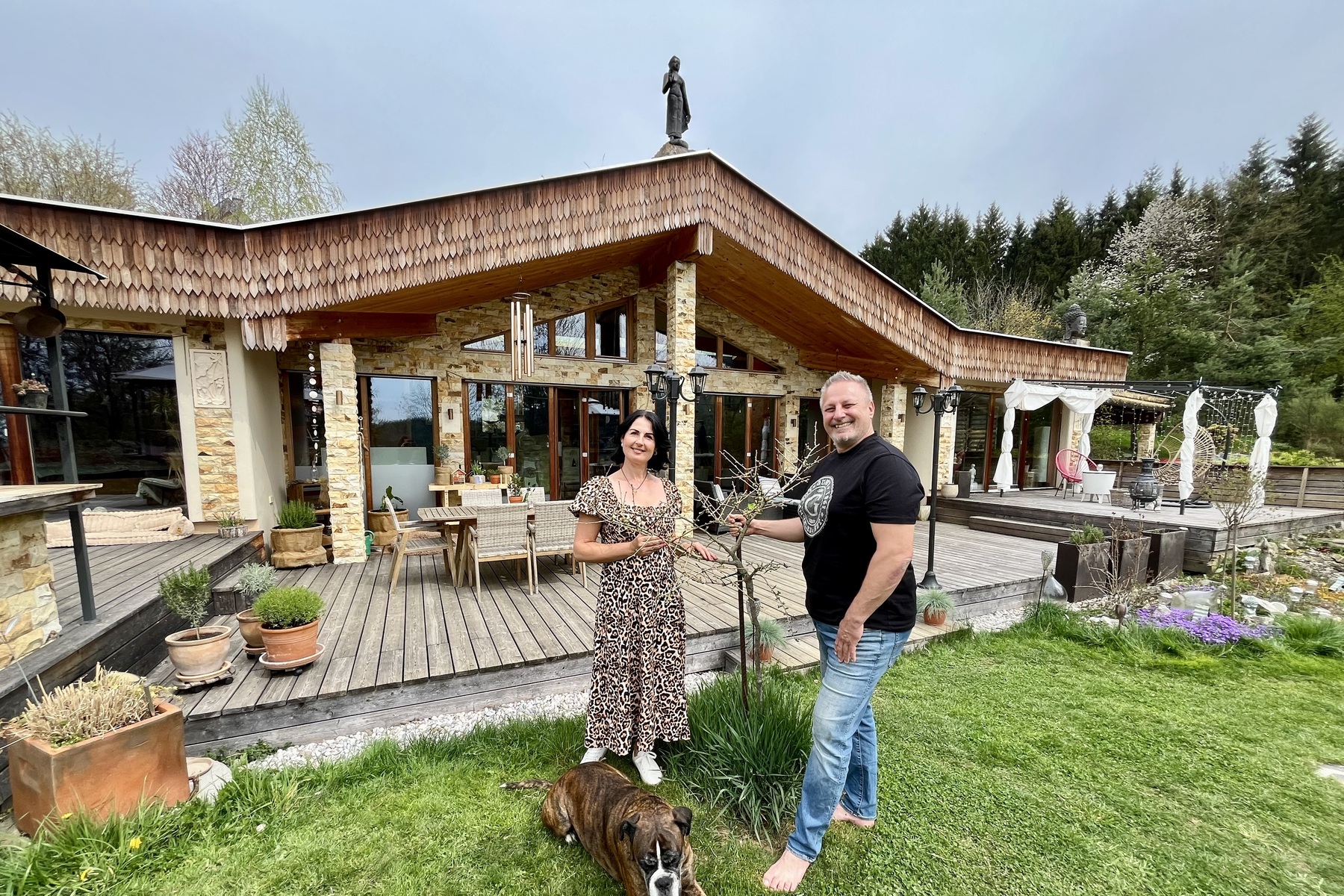 In diesem Haus in Floing hat Buddha seinen Hauptwohnsitz