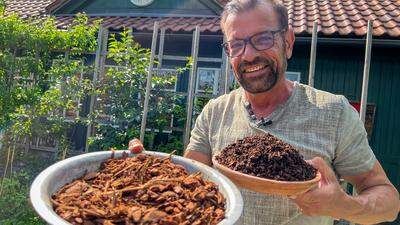 Biogärtner Karl Ploberger verrät, wie man mit Mulchmaterial den Boden schützt
