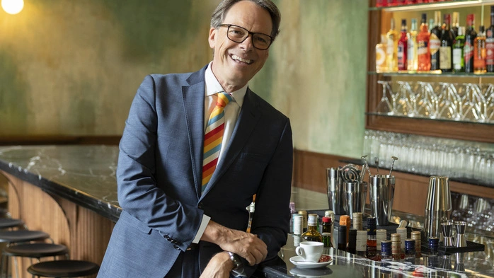 „Ein guter Hotelier ist verschwiegener als ein Pfarrer“: Manfred Stallmajer in der neu gestalteten „Piccolina Filmbar“