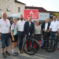 Radsport verbindet: Josef Pfeifer, Anna Fink, Luca Geistler, Philipp Hirzberger, Theresia Heil, Harald J. Mayer, Manuel Pfeifer und Herbert Spirk