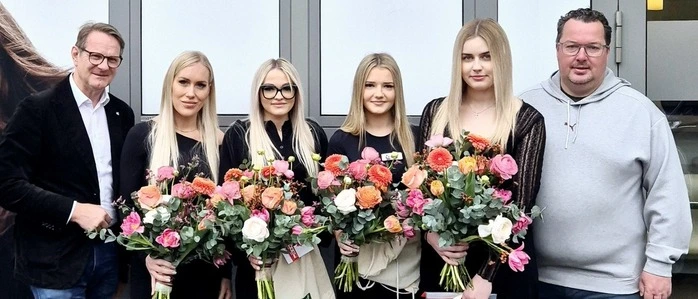 v.l.: Bürgermeister Marcus Martschitsch, Pia Lechner, Luisa Gratzer, Anna Höfler, Chiara Glößl und Christian Sommerbauer, Regionalstellenobmann der WKO Hartberg-Fürstenfeld. Madlen Jokesch fehlt am Bild.