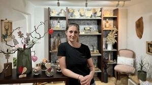 Viktoria Derler bietet seit August 2025 unter anderem „Praktisches und Schönes aus Holz“