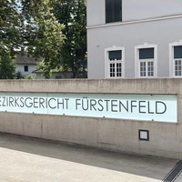Am Bezirksgericht hört man Geschichten, die nur das Leben schreibt