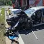 Der Lenker wurde im Auto eingeklemmt und musste von der Feuerwehr befreit werden