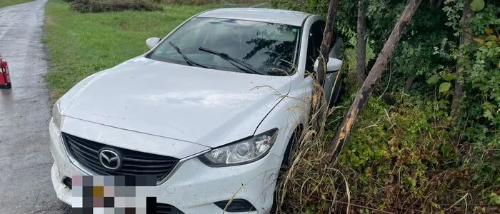 Bereits zum zweiten Mal innerhalb weniger Tage krachte ein Pkw in einen Wildzaun neben der A2