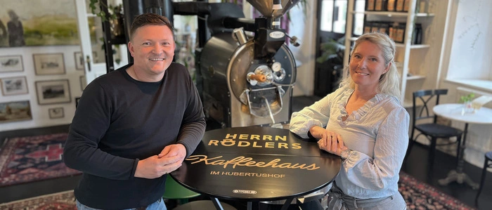 Der Gastronom und die Gestalterin hinter „Herrn Rodlers Kaffeehaus“, „Fräulein Rodlers Gästehaus“ und dem „Rodlers Kunsthaus“ in St. Johann bei Herberstein: Reinhold und Eva Rodler