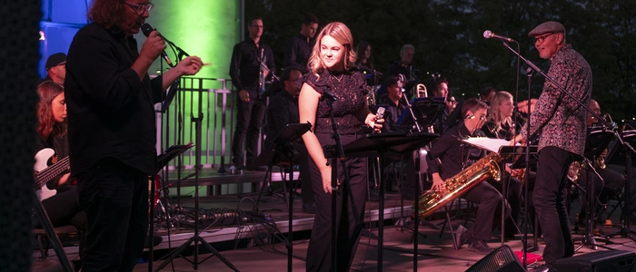 Das „Big Band Open Air“ im Schlosshof war der Höhepunkt von „Swinging Hartberg“