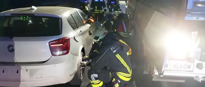 Das Auto kam im Gegenverkehrsbereich der Baustelle zum Stehen
