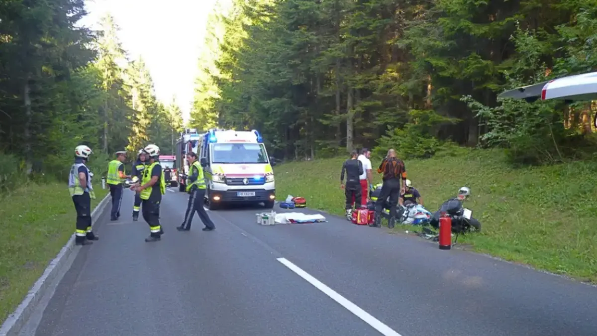 Der 26-jährige Motorradlenker wurde schwer verletzt