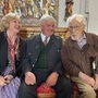 Romana Kerschenbauer, Sepp Kerschenbauer und Jochen Schmidt (v.l.). Schmidt wurde am Hof der Kerschenbauers abgeschossen. Zwischen den Familien entwickelte sich über die Jahre eine enge Freundschaft