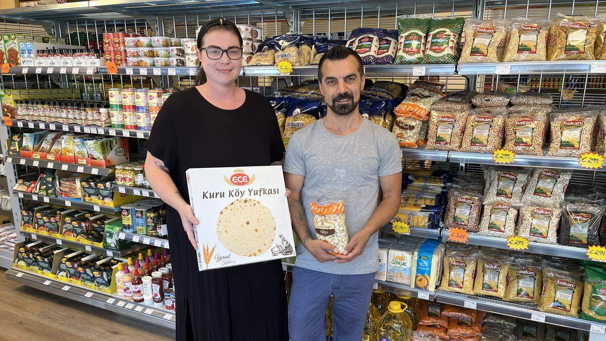 Neuzugang in Hartberger Innenstadt: Melanie Lind und Süleyman Sayin 