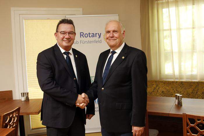 Der neue Rotary Club-Präsident Hans-Peter Reisinger mit Gerd Bauer