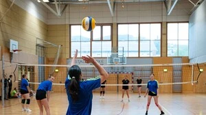 In allen Volleyball-Bewerben holten sich Schulen aus Hartberg-Fürstenfeld den Sieg: Bei den Buschen und Mädchen die FS Kirchberg, im Mixed die FS Hartberg St. Martin. Im Fußball holten die Mädchen der FS Vorau ebenfalls Gold.