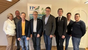 Die Fürstenfelder Kandidaten: Christine Mühlhauser, Wolfgang Lattmanig, Johann Trösterer, Michael Rath, Christian Schandor, Christian Sopper, Florian Braun und Werner Gollner (v.l.)