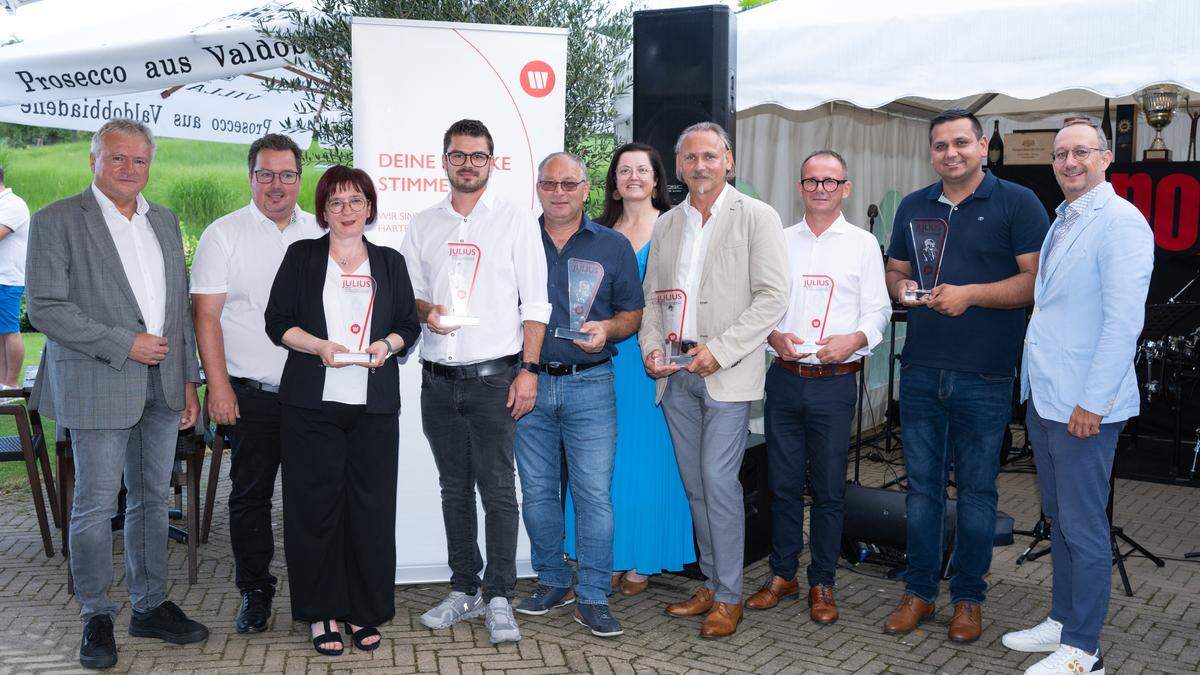 Die Gewinner des „Julius Awards“ mit den Gratulanten Franz Reiterer, Christian Sommerbauer, Simone Pfeiffer und Jochen Pack
