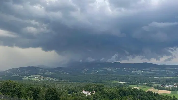 Regen- und Hagelschauer zogen am Montagabend über das Pöllauer Tal hinweg