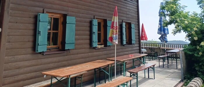 Die Rabl-Kreuz-Hütte am Hochwechsel hat seit Anfang Juni unter einem neuen Pächter wieder geöffnet