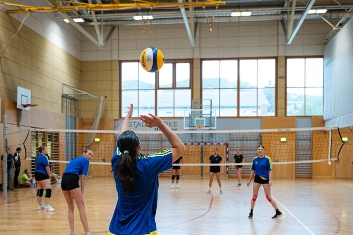 Sowohl die Burschen als auch die Mädchen der Fachschule Kirchberg holten Gold im Volleyball