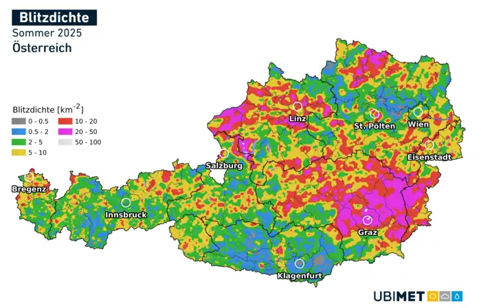 Hier blitzt‘s besonders oft: 2025 lagen Hartberg-Fürstenfeld (25 Blitze pro Quadratkilomter) und Weiz (23 Blitze pro Quadratkilomter) auf den Plätzen zwei und drei der blitzreichsten Bezirke Österreichs. (Messzeitraum 1. Juni bis 31. August)