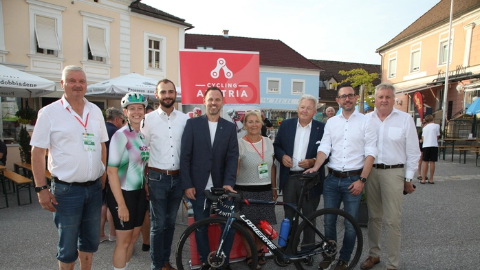 Radsport verbindet: Josef Pfeifer, (Anna Fink), Luca Geistler, Philipp Hirzberger, Theresia Heil, Harald J. Mayer, Manuel Pfeifer und Herbert Spirk