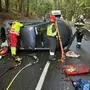 Drei Feuerwehren waren mit rund 20 Florianis im Einsatz, um die Frau aus dem Unfallwagen zu befreien