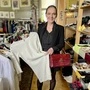 Eva Poleschinski im Vinziladen in Hartberg: „Wenn man sich Zeit nimmt und sich darauf einlässt, kann man mit Second Hand Mode individuelle Looks schaffen“