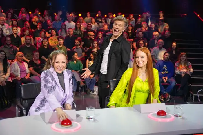 Die große Chance - Let's sing and dance - Österreichs Sänger:innen und Tänzer:innen sind gefragt: egal wie alt, egal ob Solo-Act, Duett oder Gruppe - jeder, der singen, tanzen oder vielleicht sogar beides kann. Jedes Genre und jede Stilrichtung ist am Start - ob klassisch, traditionell oder modern! Jede und jeder hat die Möglichkeit auf den Sieg und einen Gewinn von 50.000 Euro. Fanny Stapf und Andi Knoll begrüßen in jeder Sendung eine hochkarätige dreiköpfige Jury, die entscheidet, wer den Sprung in die Live-Shows schafft. - Im Bild: Missy May, Thorsteinn Einarsson, Barbara Meier.

. Foto: ORF/Roman Zach-Kiesling. Veröffentlichung honorarfrei nur für redaktionelle Berichterstattung in Sendungszusammenhang und mit Copyrightangabe. Kontakt: foto@orf.at