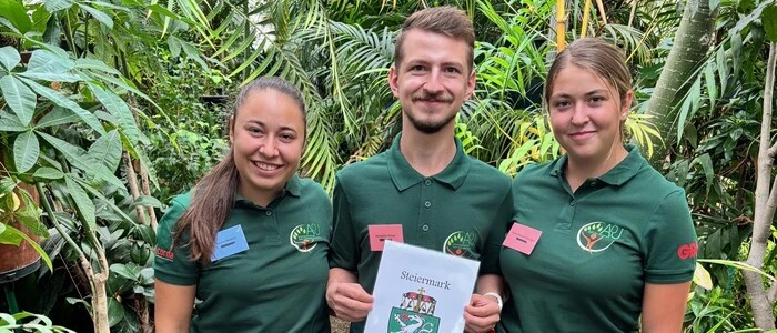 Leonie Reiterer aus Preding (Versuchsstation für Spezialkulturen in Wies), Alexander Wieser aus Graz (Lehre im Botanischen Garten) und Marie-Theres Schwaiger aus Floing (Baumschule Höfler) konnten sich in dem über zwei Tage laufenden Wettbewerb gegen die Konkurrenz aus der Fachschule Langenlois (NÖ) sowie Ritzlhof (OÖ) durchsetzen