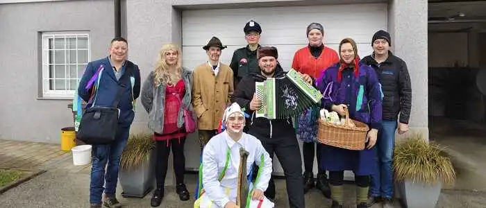 Eine Fleischsammler-Gruppe mit Bürgermeister Thomas Gruber
