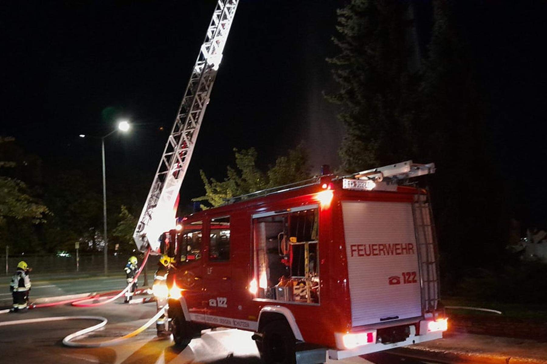 15-Jährige aus Leoben im Spital | Teelichter lösten Brand in Haus in Leoben aus