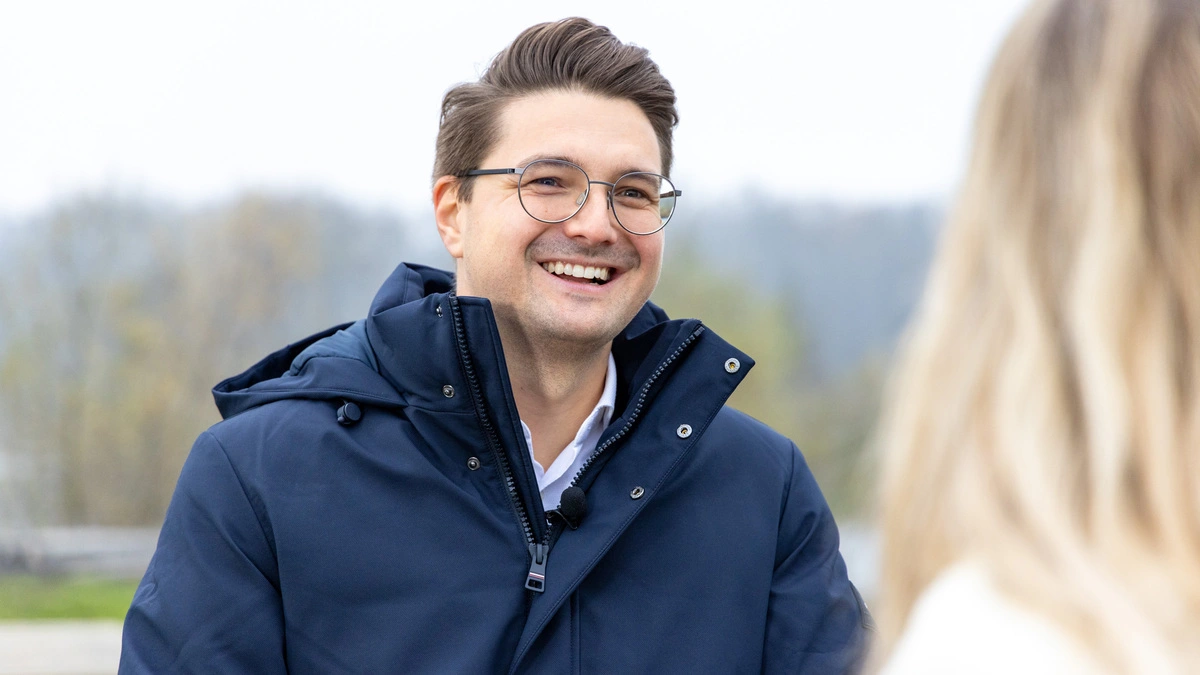 Niko Swatek nahm Redakteurin Simone Rendl mit an die Murauen