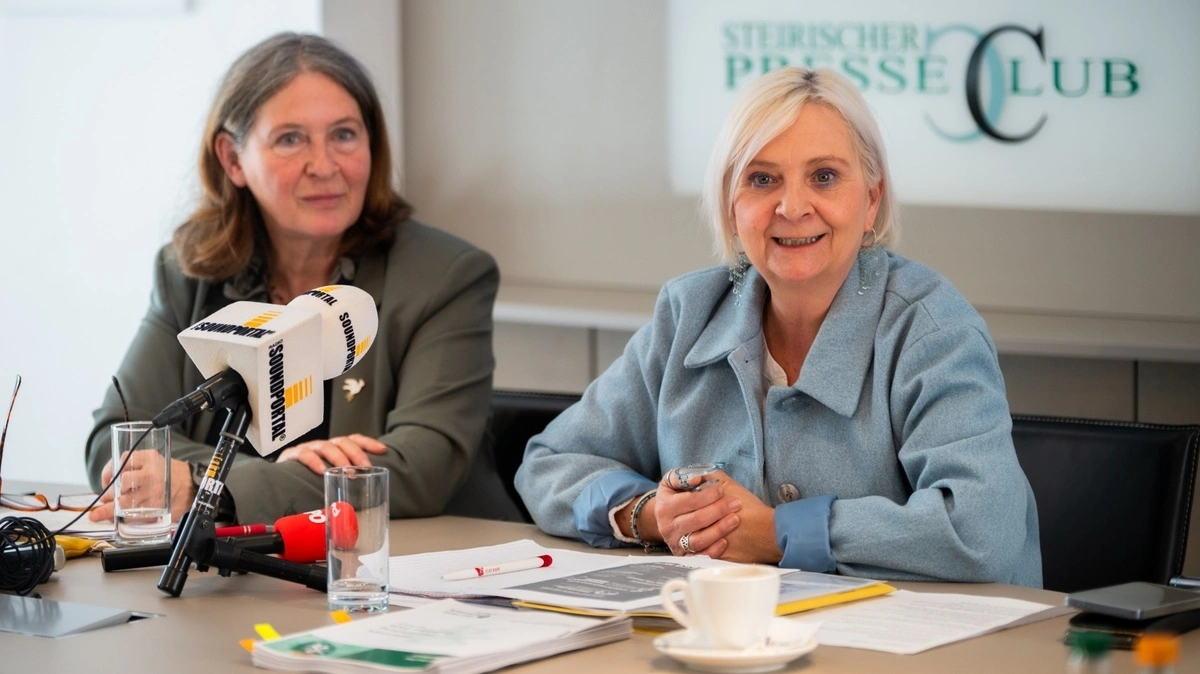 Bürgermeisterin und Frauenstadträtin Elke Kahr und Klubobfrau Claudia Klimt-Weithaler (beide KPÖ) 