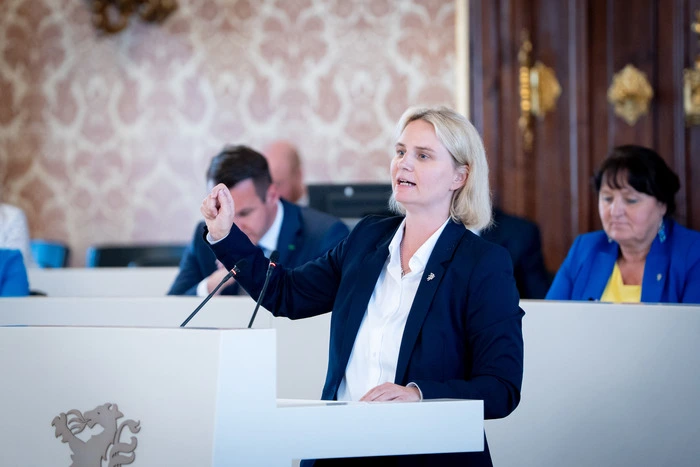 ÖVP-Finanzsprecherin Martina Kaufmann kontert auf die Kritik der Opposition