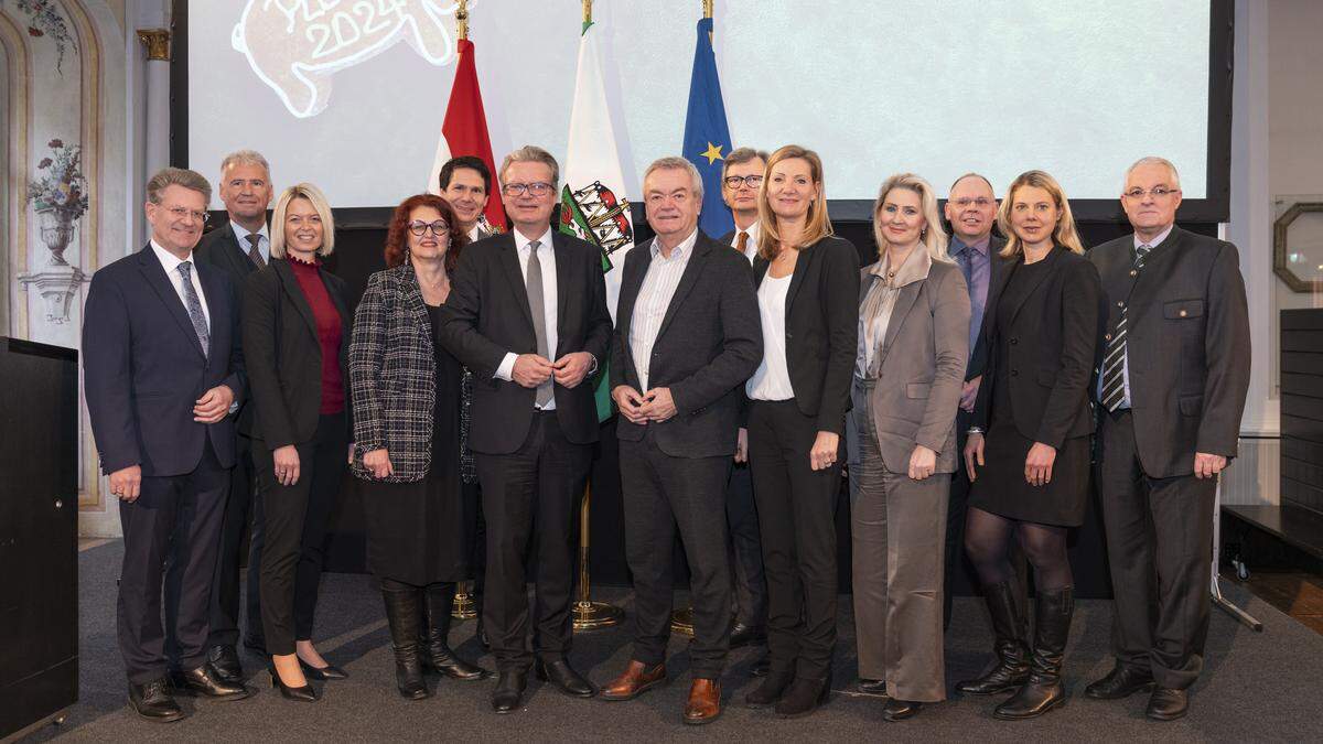 Landesspitze, Beamte und Behörden-Leiterinnen in der Alten Aula