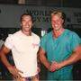 Muskulöser als der „Terminator“? Grössler am Zenit seiner Bodybuilding-Karriere mit Arnold Schwarzenegger nach seiner Bodybuilding-Karriere 1984 im World Gym in Venice Beach