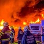Auch mehrere Wohnwagen wurden ein Raub der Flammen