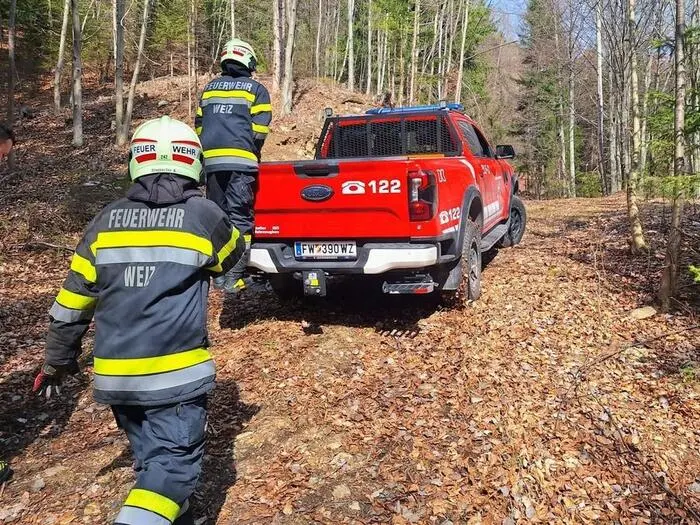 Die Stadtfeuerwehr Weiz rückte mit zehn Kräften aus