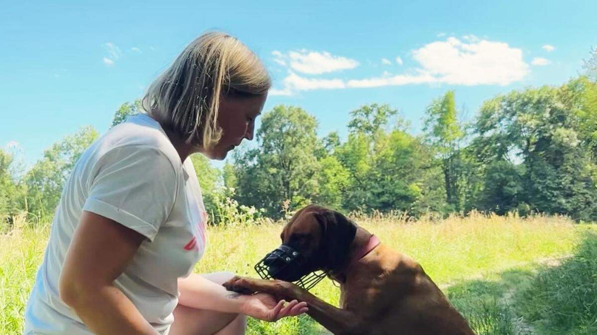 Katja Stopper ist Hundetrainerin und -verhaltensberaterin