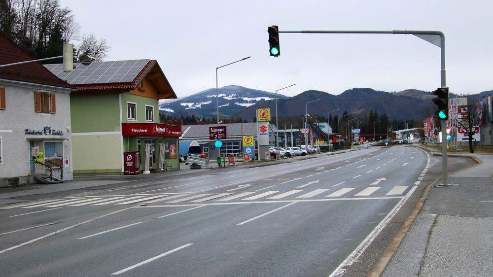 Schutzweg auf der Packer Straße (B70) in Rosental an der Kainach: Hier ereignete sich der tragische Unfall