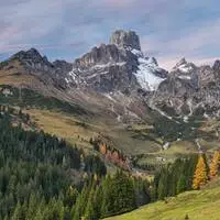 Bischofsmütze mit Gosaukamm